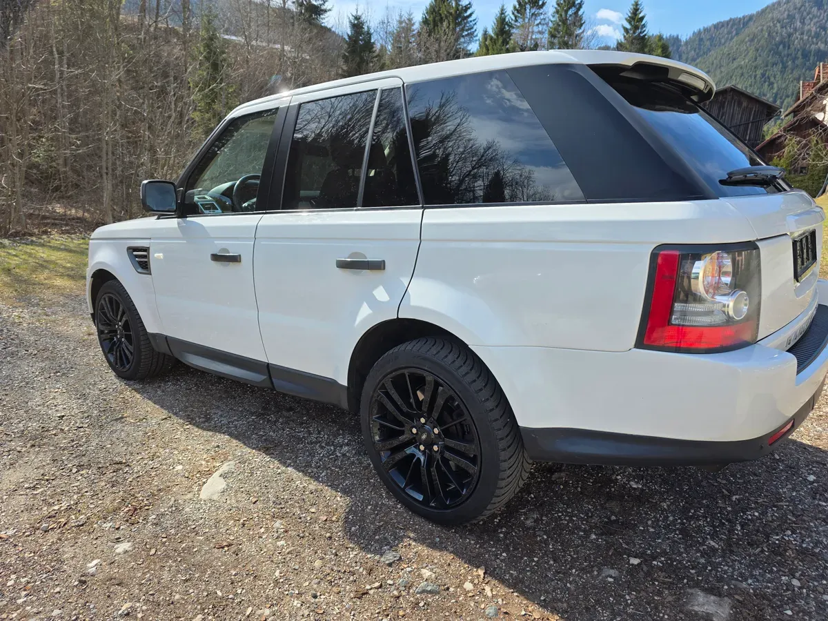 Land Rover Range Rover Sport 2011 photo 3