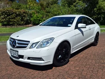 Mercedes-Benz E-Class 2011 photo 2