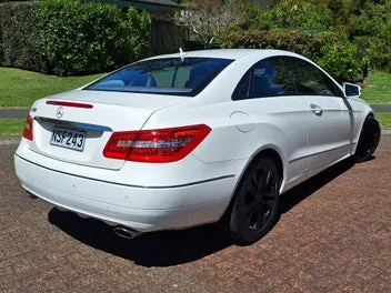 Mercedes-Benz E-Class 2011 photo 4