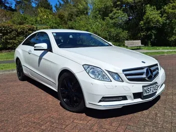 Mercedes-Benz E-Class 2011 photo 3