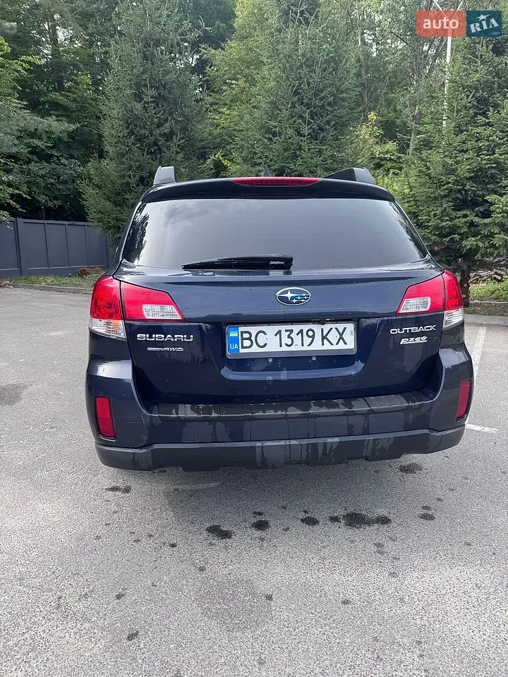 Subaru Outback 2011 photo 3
