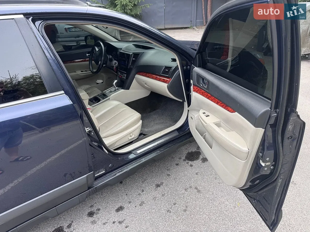 Subaru Outback 2011 photo 5