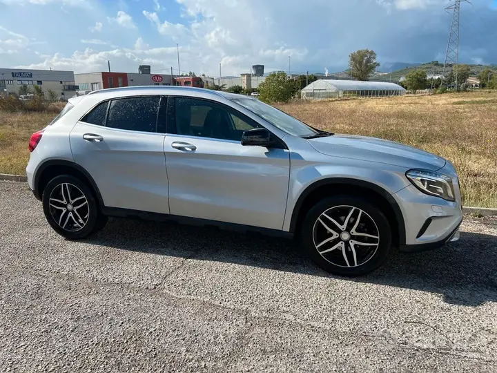 Mercedes-Benz Gla 2016 photo 2