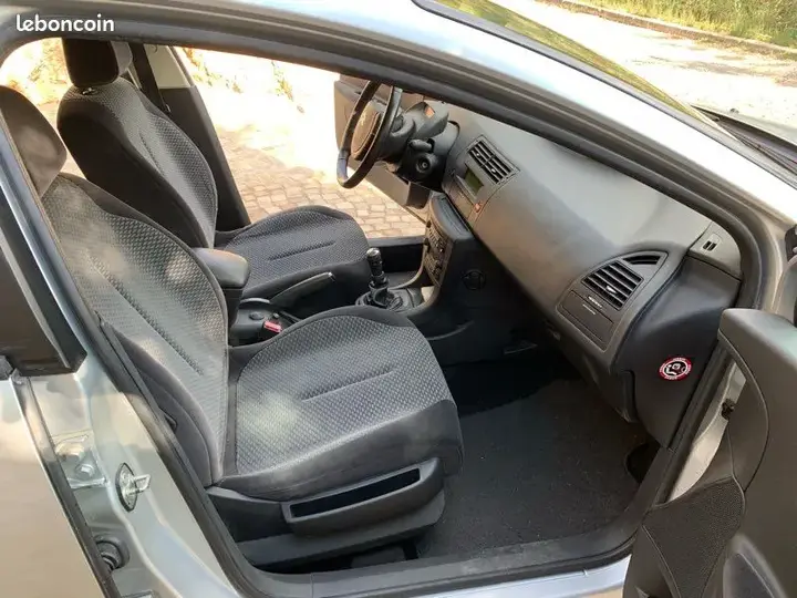 Citroen C4 2006 photo 3