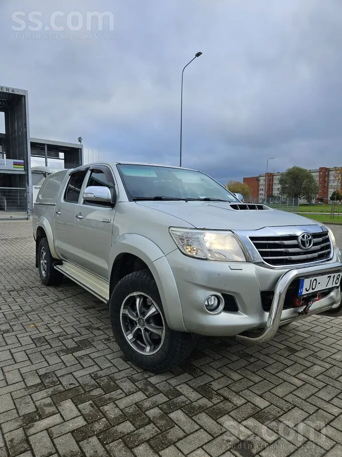 Toyota Hilux 2014 photo 2