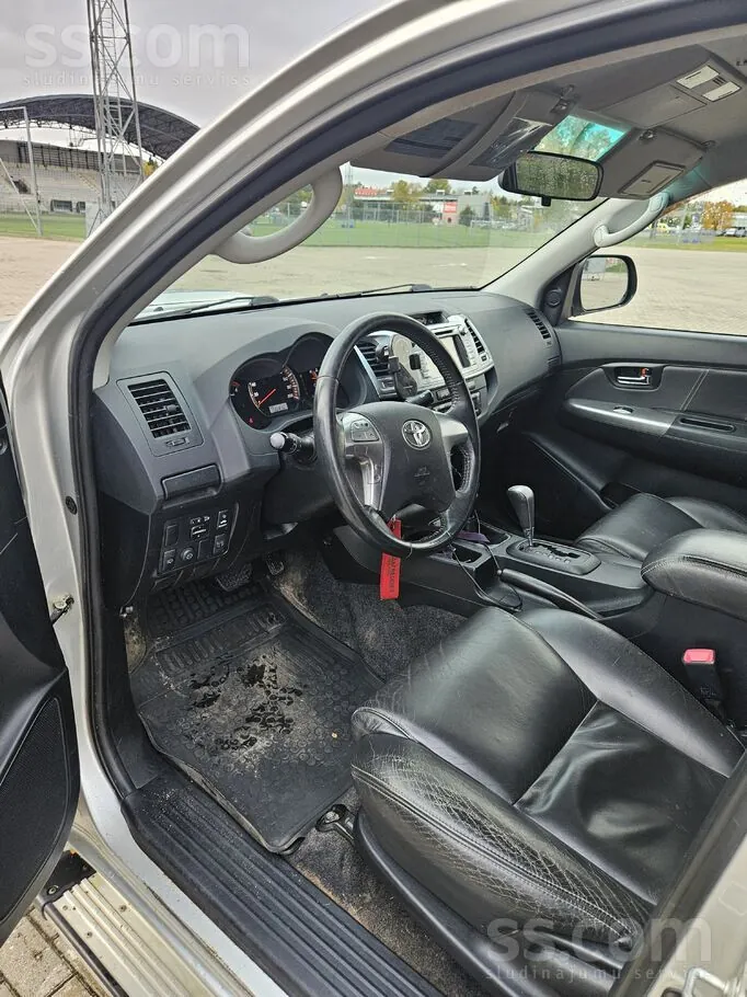 Toyota Hilux 2014 photo 5