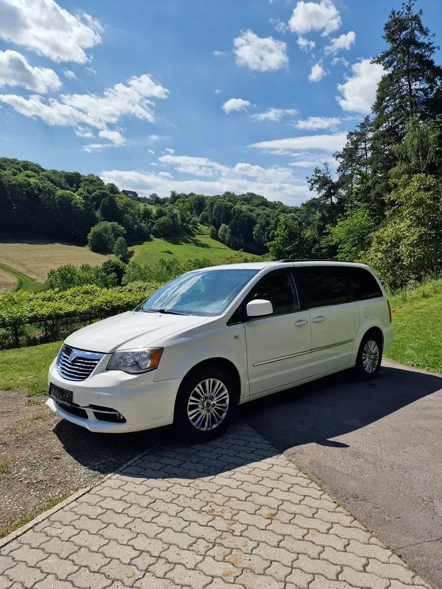 Lancia Voyager