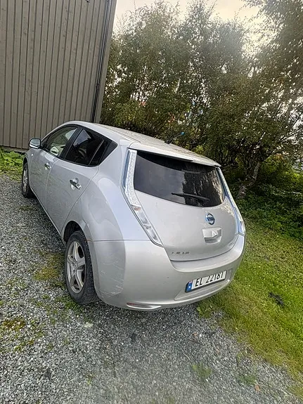 Nissan Leaf 2013 photo 2