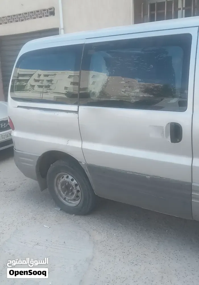 Hyundai H1 2002 photo 4