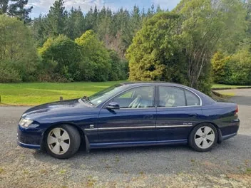 Holden Commodore 2005 photo 3
