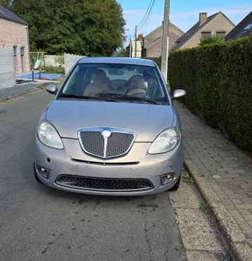 Lancia Ypsilon
