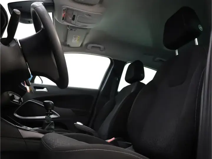 Opel Crossland X 2019 photo 2