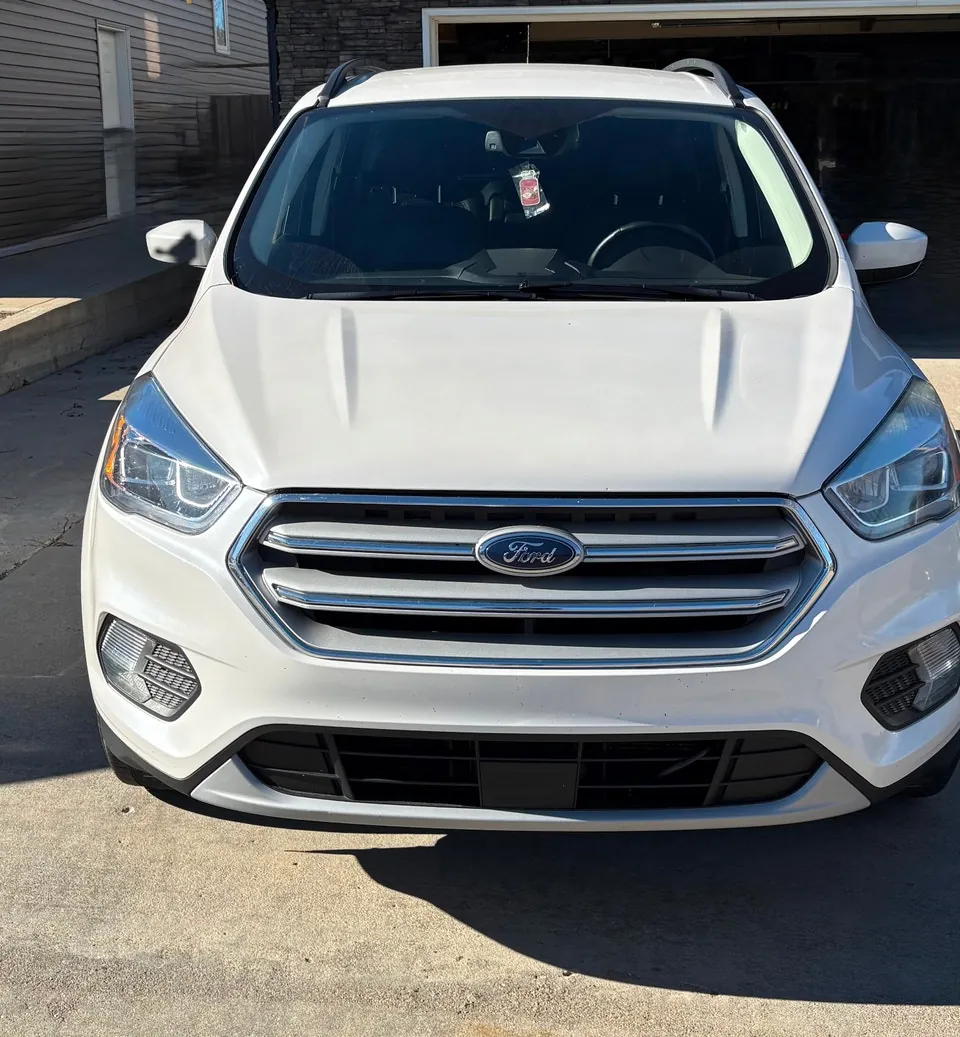 Ford Escape 2018 photo 3