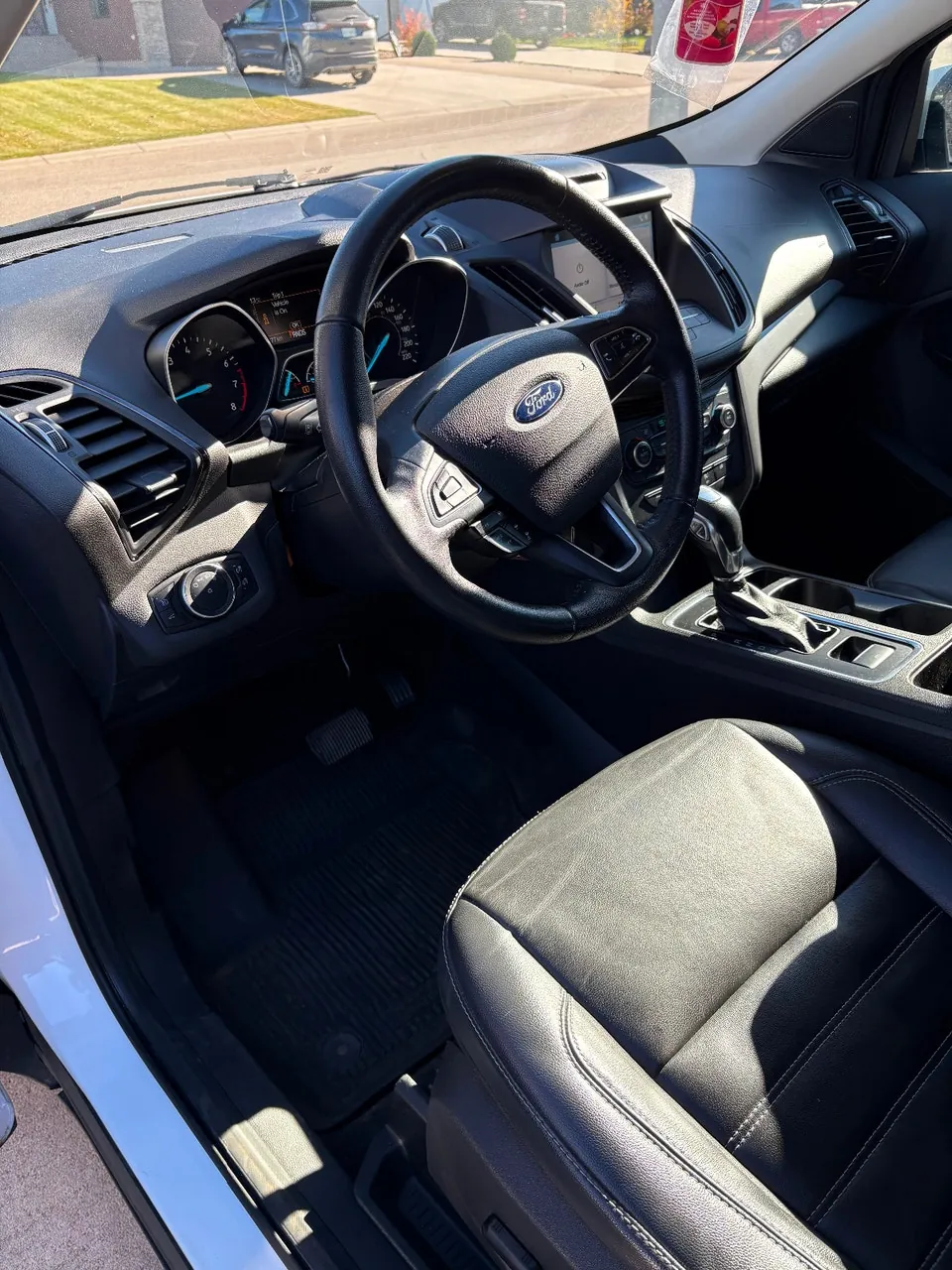 Ford Escape 2018 photo 2