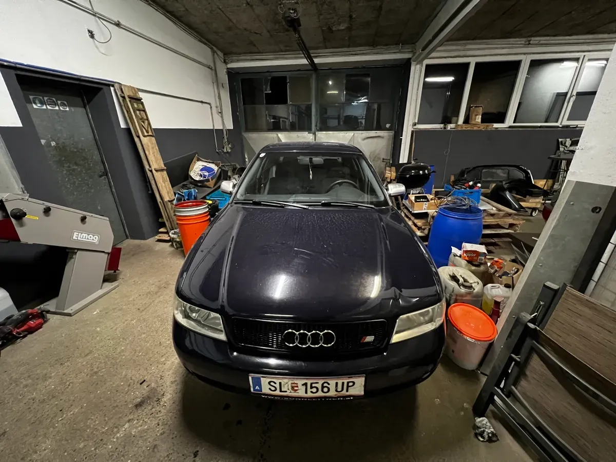 Audi A4 2000 photo 2