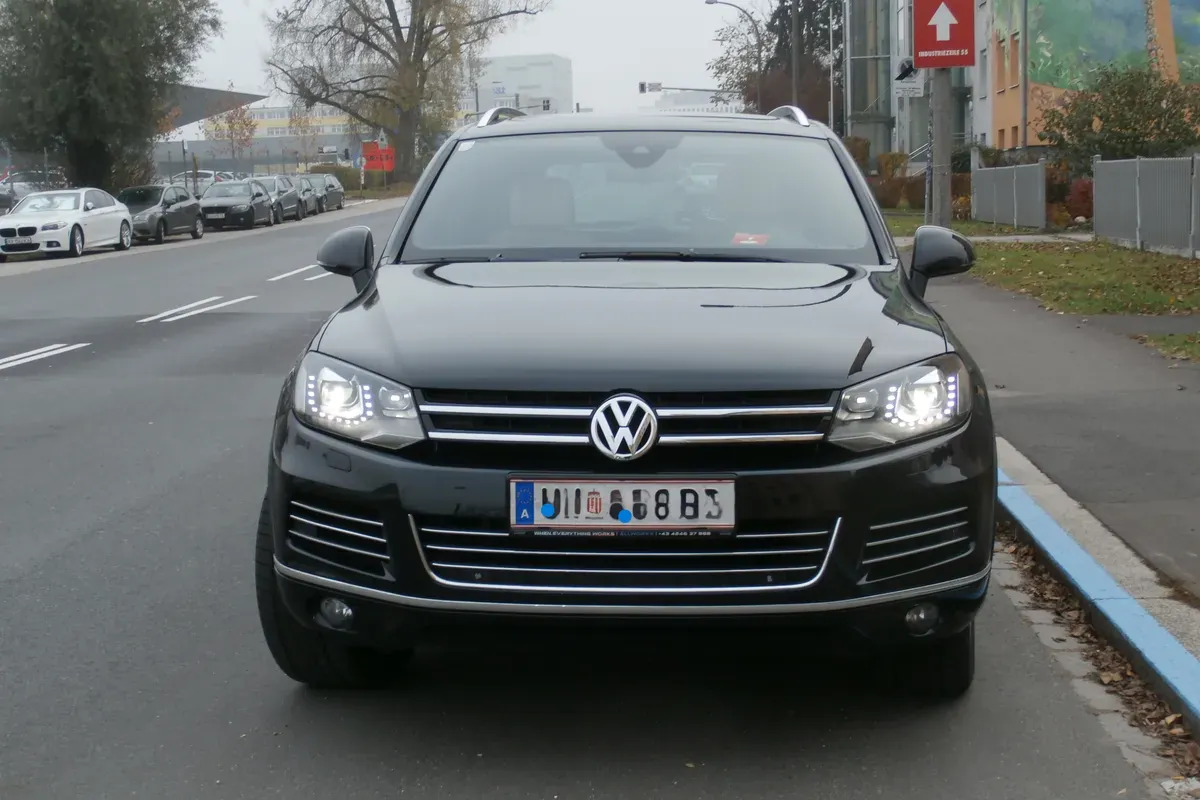 Volkswagen Touareg 2012 photo 3