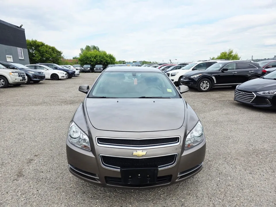 Chevrolet Malibu 2011 photo 2