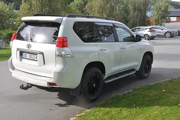 Toyota Land Cruiser 2012 photo 3