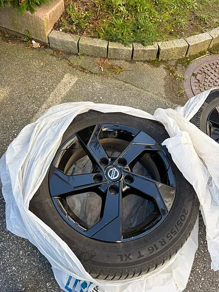 Nissan Leaf 2023 photo 2