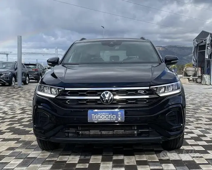 Volkswagen T-Roc 2023 photo 2