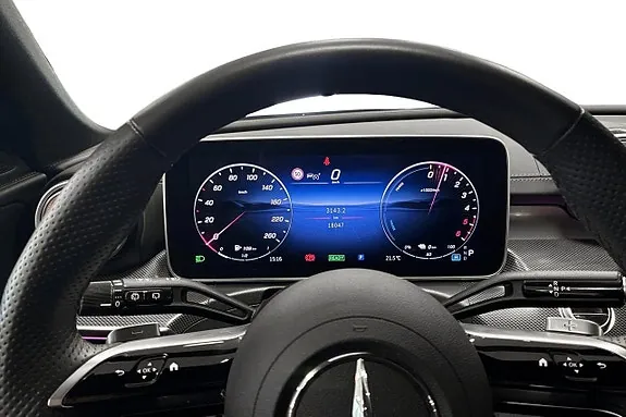 Mercedes-Benz C300 2025 photo 5