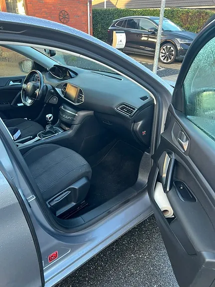 Peugeot 308 2015 photo 3