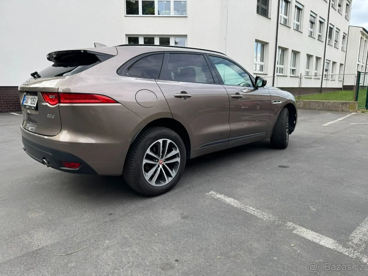 Jaguar F-Pace 2016 photo 4