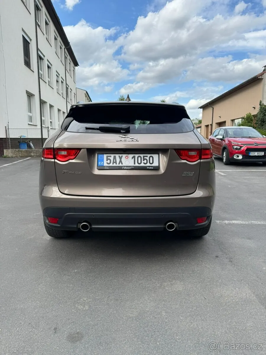 Jaguar F-Pace 2016 photo 5
