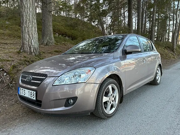 Kia Ceed 2007 photo 2