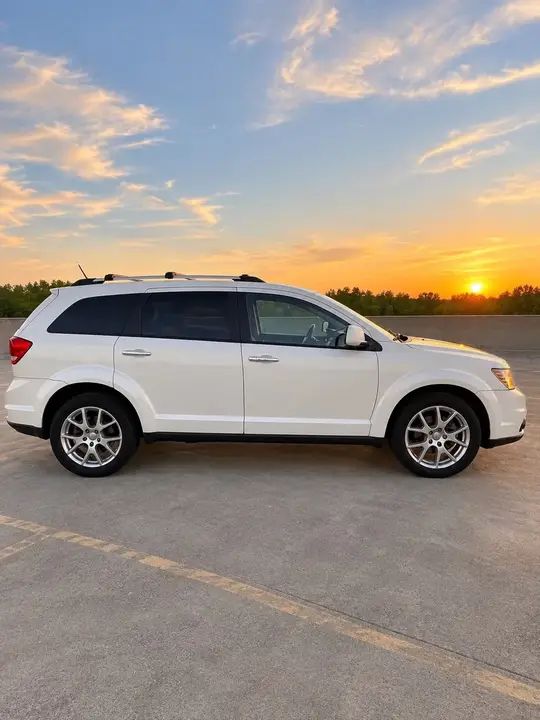 Dodge Journey 2013 photo 2