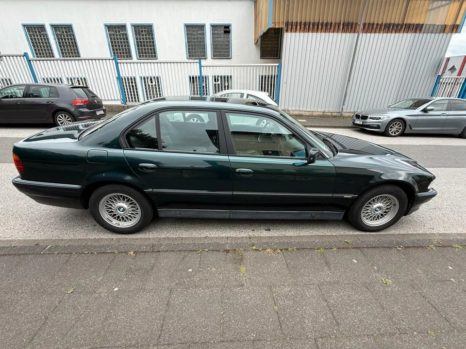 BMW 740I