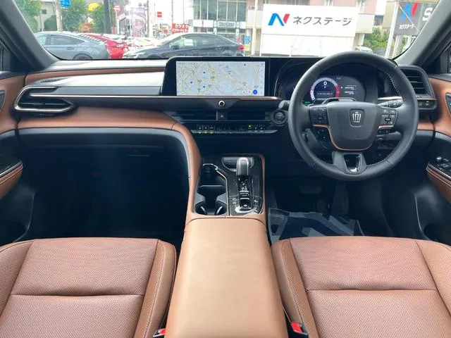 Toyota Crown Estate 2025 photo 2