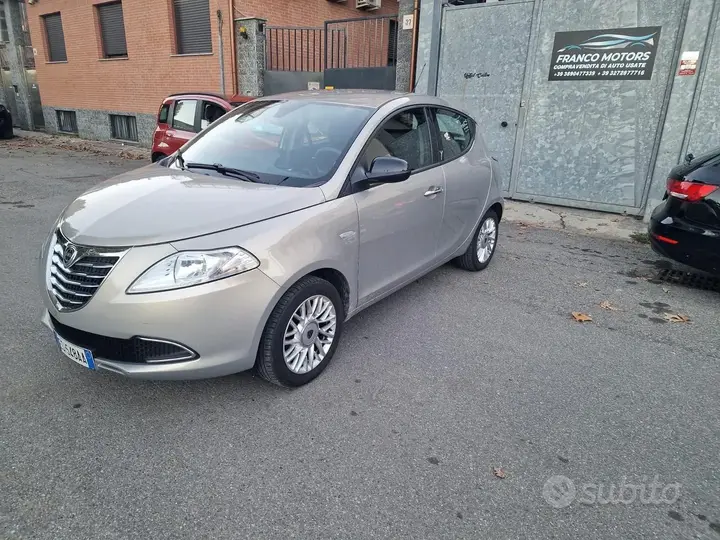 Lancia Ypsilon 2013 photo 2