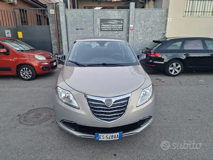 Lancia Ypsilon