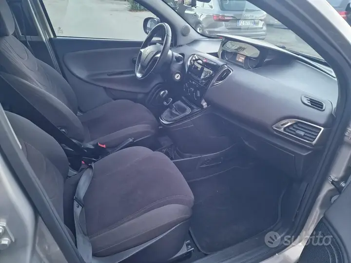 Lancia Ypsilon 2013 photo 5
