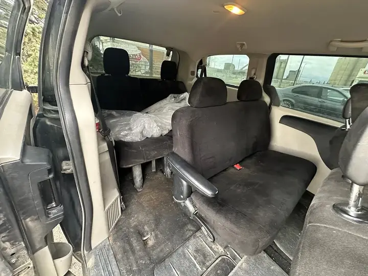 Dodge Grand Caravan 2012 photo 2