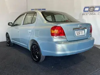 Toyota Platz 2005 photo 5