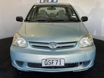 Toyota Platz 2005 photo 3
