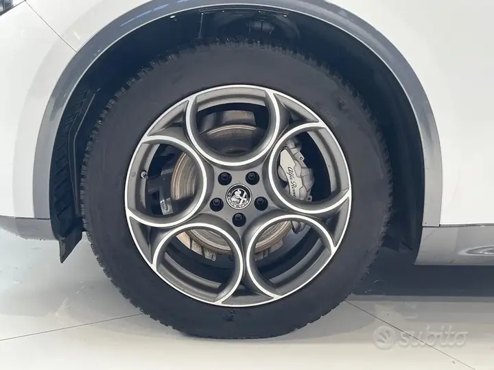 Alfa Romeo Stelvio 2023 photo 5