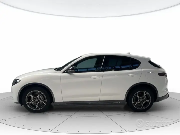 Alfa Romeo Stelvio 2023 photo 2