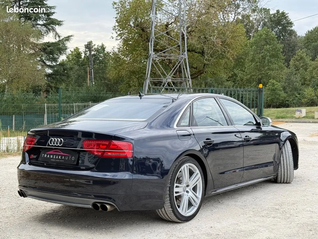 Audi S8 2013 photo 3