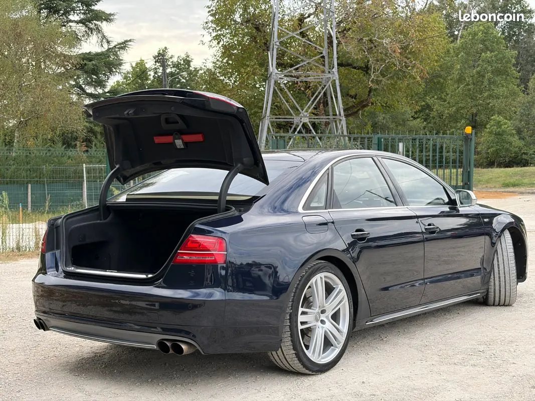 Audi S8 2013 photo 4