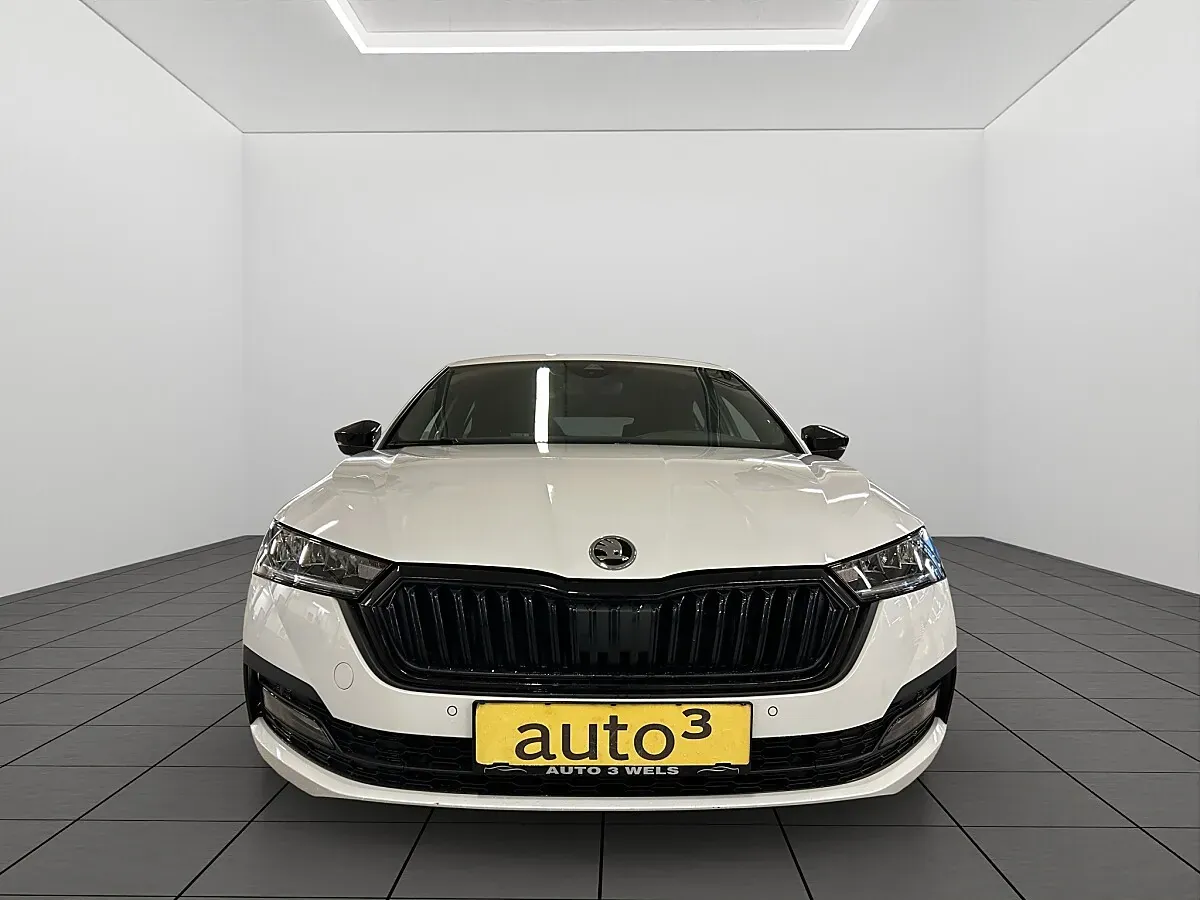 Skoda Octavia 2021 photo 2