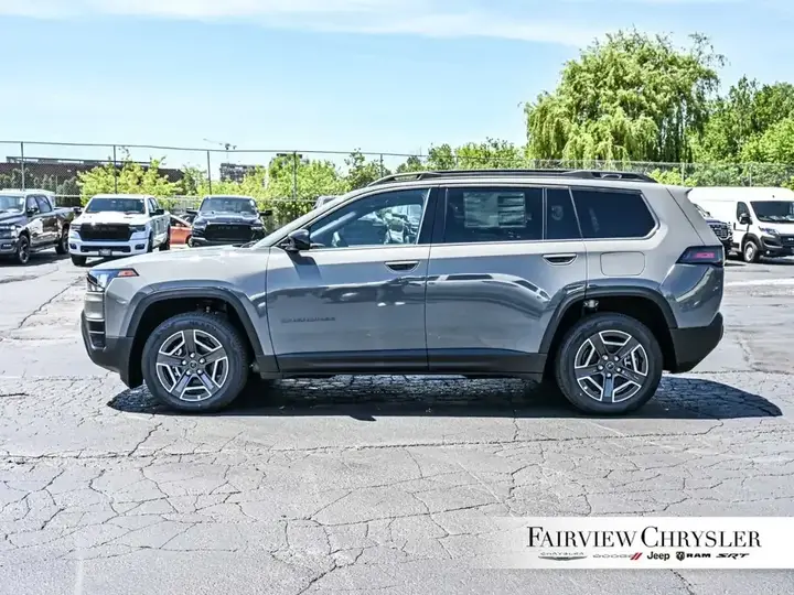 Jeep Cherokee 2026 photo 3