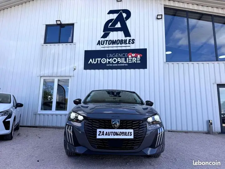 Peugeot 208 2025 photo 2