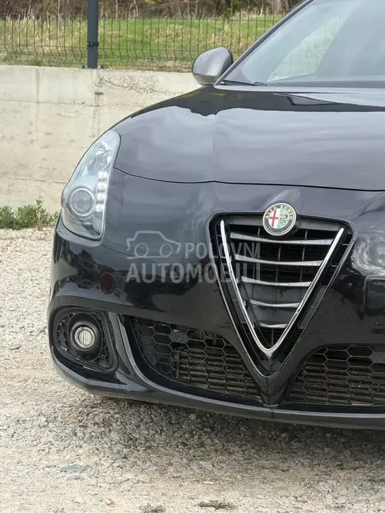 Alfa Romeo Giulietta 2015 photo 4
