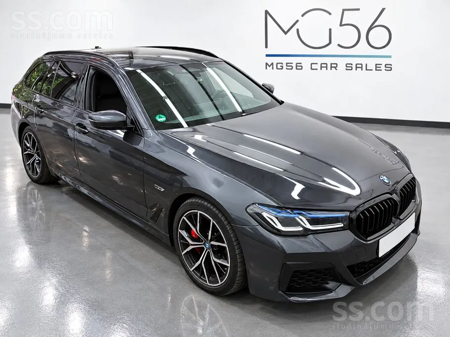 BMW 530E Touring 2022 photo 2
