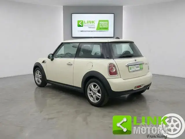 Mini One 2012 photo 3