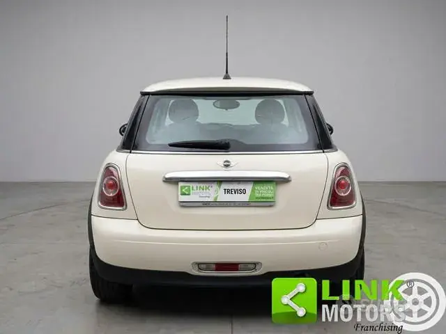 Mini One 2012 photo 4