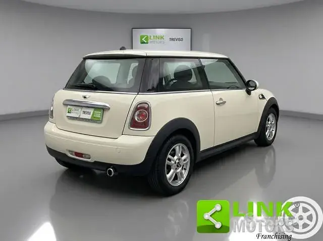 Mini One 2012 photo 5